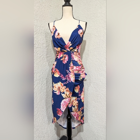 Dress Day Dresses & Skirts - DRESS Day Boutique Women's Size S Low cut Wrap style Dress CrissCross Straps